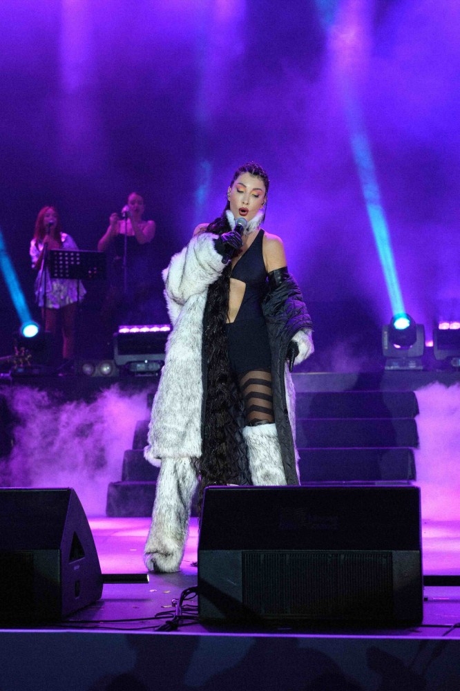 hande yener in kurucesme de begeni toplayan stilinde geco styling imzasi